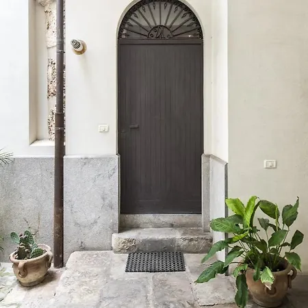In Palazzo Vatticani Apartment