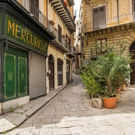 In Palazzo Vatticani *